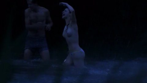 Sarka Vankova, Irena Machova, Ida Sovova, Katerina Odarcenkova - Nude Boobs in Panic je nanic (2006)