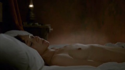 Sylvie Testud - Nude Boobs in La France (2007)