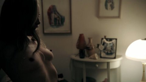 Inez Bjorg David - Nude Boobs in Neu in unserer Familie - Zwei Eltern zu viel (2016)