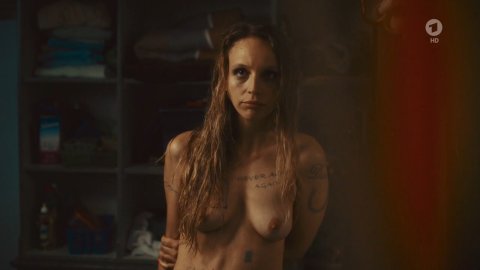 Petra Schmidt-Schaller - Nude Boobs in Eine gute Mutter (2017)