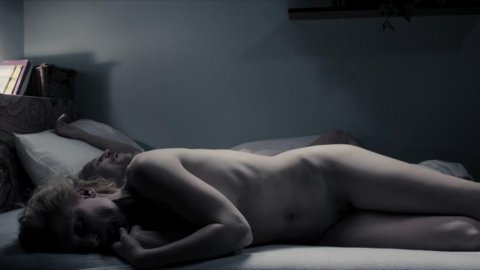 Julia Kijowska - Nude Boobs in United States of Love (2016)