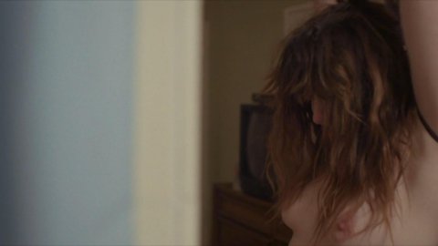 Kathryn Hahn - Nude Boobs in I Love Dick s01e07 (2017)