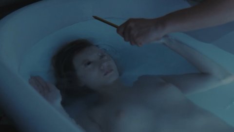 Alba Ribas, Mireia Oriol, Laia Manzanares - Nude Boobs in Waste (2016)