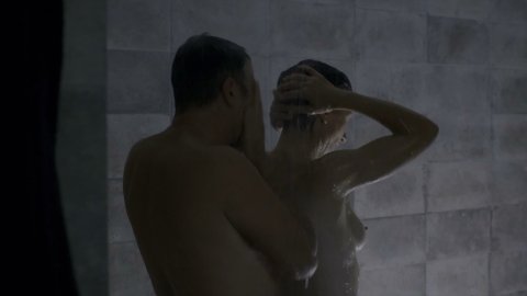 Sophie Gomez - Nude Boobs in Monarca s01e04, e07 (2019)