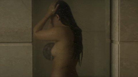 Alicia Jaziz - Nude Boobs in Ingobernable s02e10 (2018)