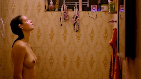 Kelly Crifer, Barbara Colen - Nude Boobs in In the Heart of the World (2019)