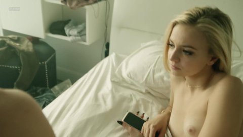 Ludivine Reding - Nude Boobs in Fugueuse s01e07 (2018)