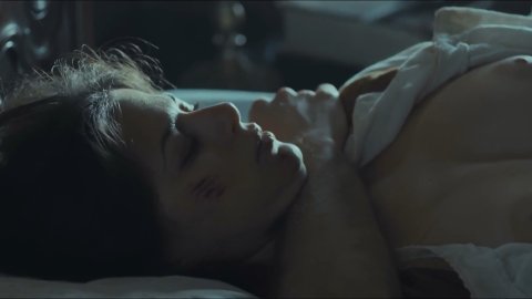 Joana Coelho - Nude Boobs in Madre Paula s01e02 (2017)