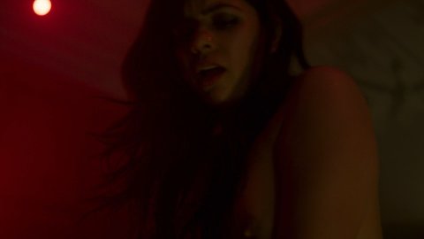 Rajshri Deshpande - Nude Boobs in McMafia s01e02 (2018)