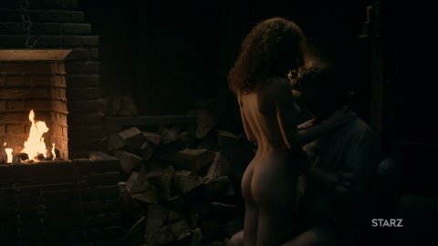 Sophie Skelton - Nude Boobs in Outlander s04e08 (2018)