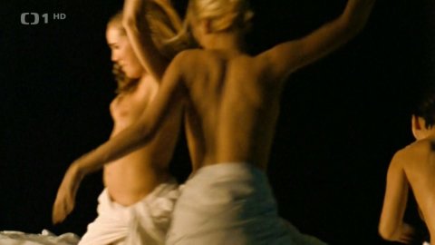 Lucie Vondrackova, Barbora Seidlova, Martina Klirova - Nude Boobs in Snowboarďáci (2004)